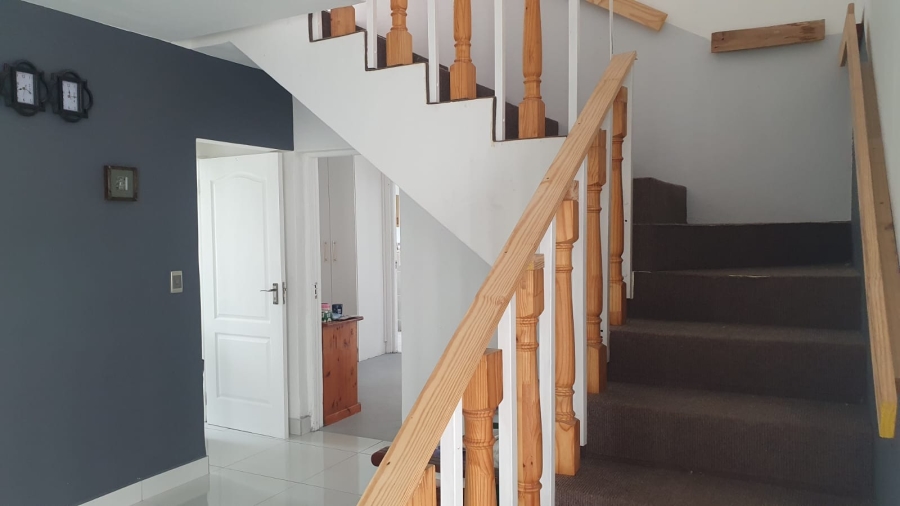 4 Bedroom Property for Sale in Lampiesbaai Western Cape